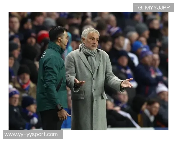 穆里尼奥对半场表现不满直言想换下九人球队晋级16强之路艰辛