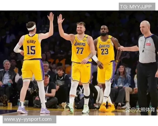 拓记:战胜勇士证明我们实力不容小觑对阵缺少东契奇的湖人值得期待 拓记:战胜勇士证明我们实力不容小觑对阵缺少东契奇的湖人值得期待