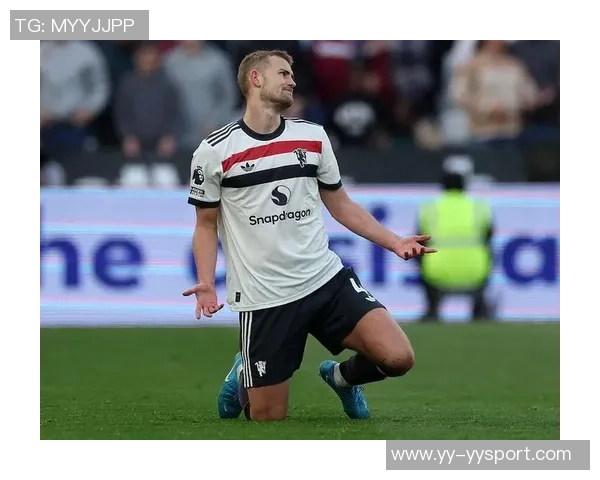 德里赫特谈防守体系适应性三中卫战术逐渐熟练掌握