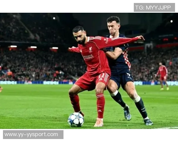 埃因霍温队长回应争议轻推范戴克称其身材高大应能承受